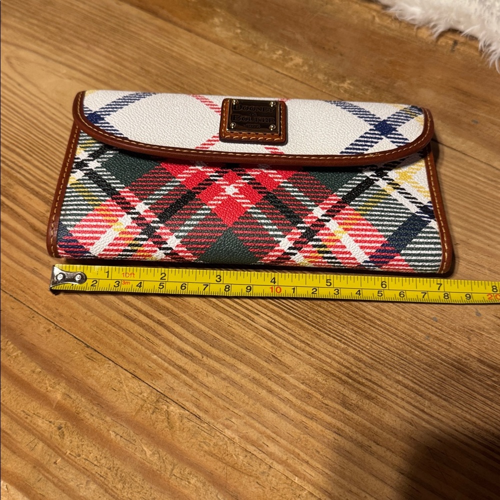 Dooney & Bourke Windsor Continental White Tartan Plaid Wallet - Picture 8 of 10